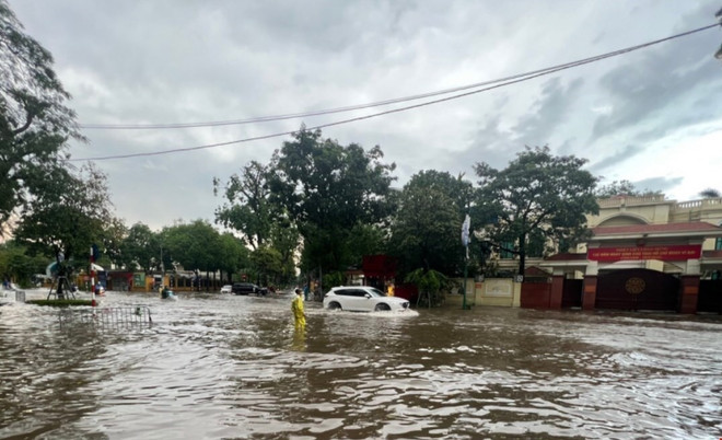 Pluies record à Hanoï: risques de grêle et d'inondations ảnh 1 Pluies record à Hanoï: risques de grêle et d'inondations ảnh 1