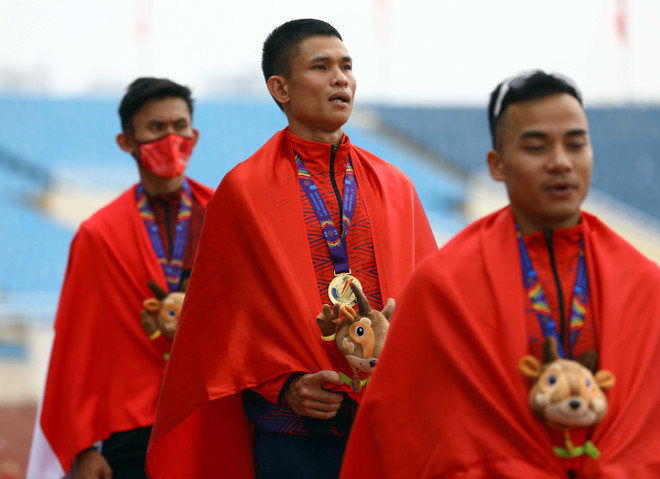 SEA Games: le Vietnam remporte sa toute première médaille d'or en marathon ảnh 3 SEA Games: le Vietnam remporte sa toute première médaille d'or en marathon ảnh 3