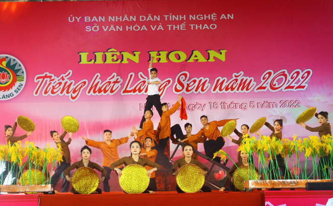 Diverses activités célébrant le 132e anniversaire du Président Ho Chi Minh à travers le pays ảnh 2