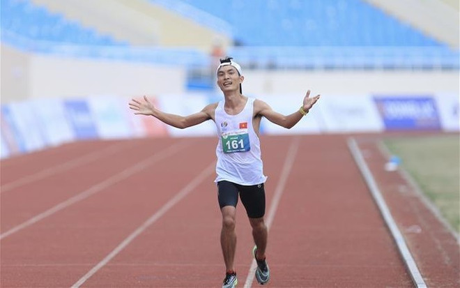 SEA Games: le Vietnam remporte sa toute première médaille d'or en marathon ảnh 2 SEA Games: le Vietnam remporte sa toute première médaille d'or en marathon ảnh 2