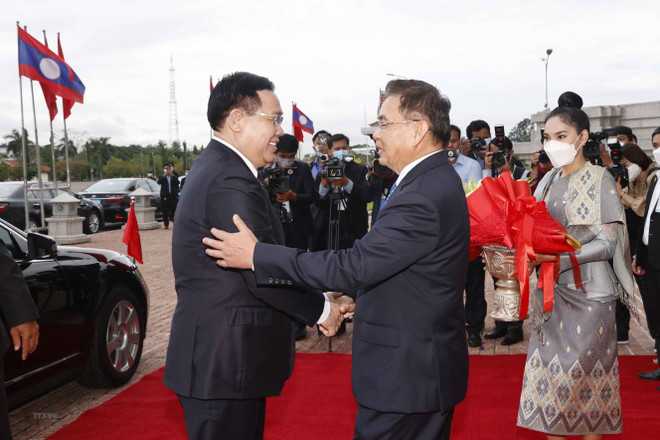 Lancement d'un concours d'écriture sur les relations spéciales Laos-Vietnam ảnh 1 Lancement d'un concours d'écriture sur les relations spéciales Laos-Vietnam ảnh 1