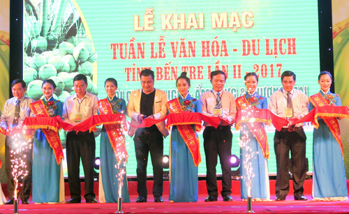 Ouverture de la semaine culturelle et touristique de Ben Tre 2017 ảnh 1 Ouverture de la semaine culturelle et touristique de Ben Tre 2017 ảnh 1