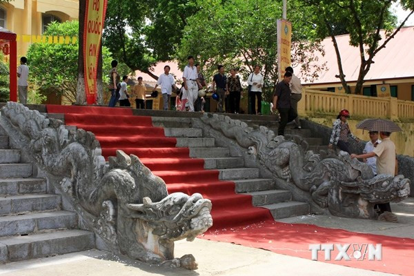 Séminaire régional sur le résultat des fouilles du palais Kinh Thiên en 2016 ảnh 1 Séminaire régional sur le résultat des fouilles du palais Kinh Thiên en 2016 ảnh 1