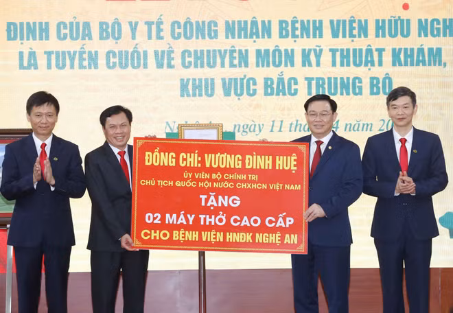 Le président de l’Assemblée nationale en visite de travail à Nghe An ảnh 1 Le président de l’Assemblée nationale en visite de travail à Nghe An ảnh 1