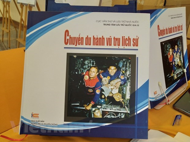 Publication sur les archives d'un voyage historique dans l'espace extra-atmosphérique ảnh 1 Publication sur les archives d'un voyage historique dans l'espace extra-atmosphérique ảnh 1
