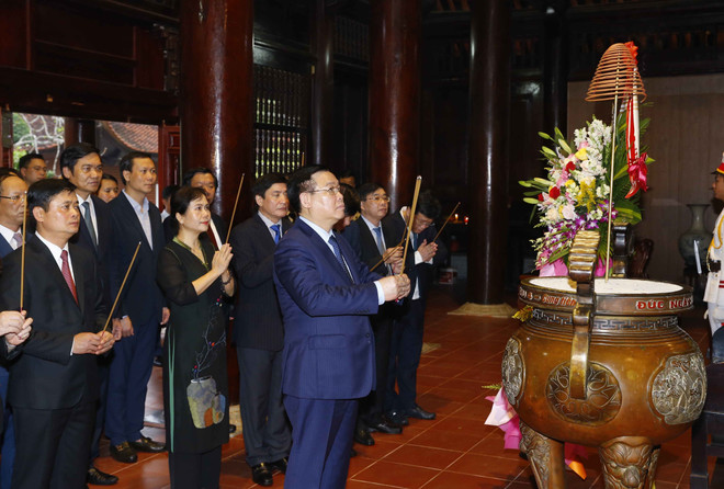 Le président de l’Assemblée nationale en visite de travail à Nghe An ảnh 3 Le président de l’Assemblée nationale en visite de travail à Nghe An ảnh 3