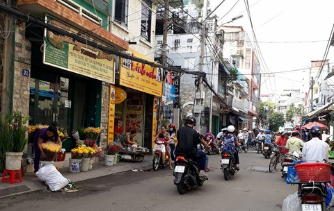 Hô Chi Minh-Ville : plus de 7.000 infractions à l’occupation des trottoirs sanctionnées ảnh 2 Hô Chi Minh-Ville : plus de 7.000 infractions à l’occupation des trottoirs sanctionnées ảnh 2