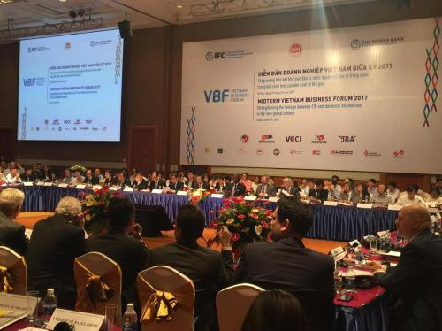 Forum d’affaires du Vietnam de mi-mandat 2017 ảnh 1 Forum d’affaires du Vietnam de mi-mandat 2017 ảnh 1