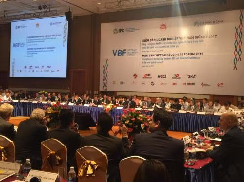 Forum d’affaires du Vietnam de mi-mandat 2017 ảnh 1