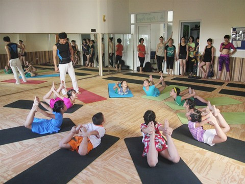 Le yoga a la cote, même chez les enfants ảnh 1 Le yoga a la cote, même chez les enfants ảnh 1