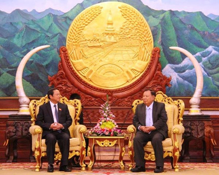 Le plus haut dirigeant laotien reçoit un vice-président de l’AN vietnamienne ảnh 1 Le plus haut dirigeant laotien reçoit un vice-président de l’AN vietnamienne ảnh 1