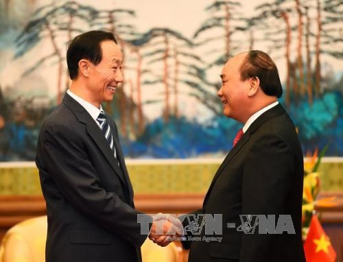 Le Premier ministre Nguyen Xuan Phuc poursuit ses activités en Chine ảnh 1 Le Premier ministre Nguyen Xuan Phuc poursuit ses activités en Chine ảnh 1