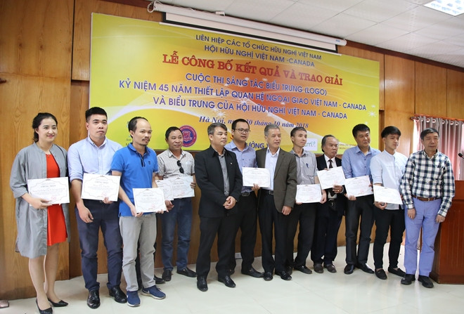 Les finalistes du concours de création de logo sur les relations Vietnam-Canada à l'honneur ảnh 1 Les finalistes du concours de création de logo sur les relations Vietnam-Canada à l'honneur ảnh 1