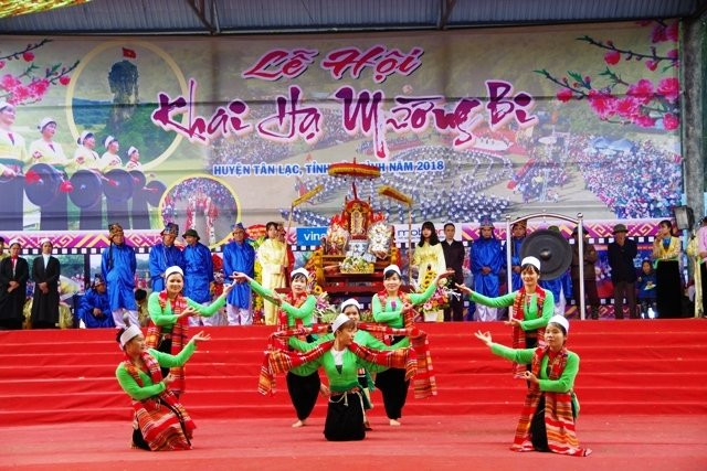 Offrandes en hommage aux rois méritant du pays ảnh 5