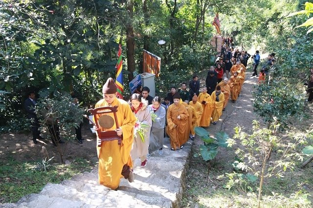 Offrandes en hommage aux rois méritant du pays ảnh 4