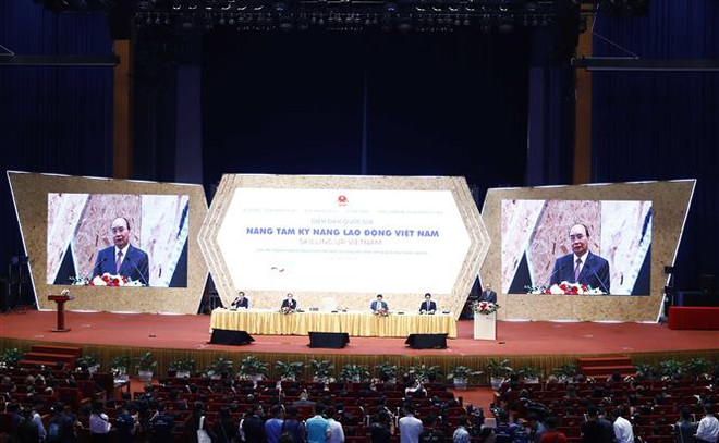 Le PM assiste au forum « Elever le savoir-faire des travailleurs vietnamiens » ảnh 1