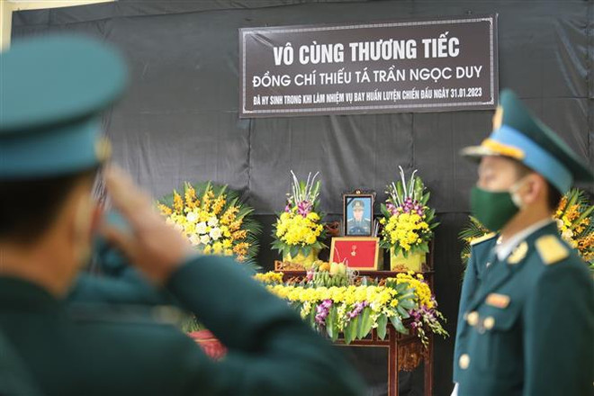 Remise à titre posthume l'insigne « jeunesse courageuse » au pilote Tran Ngoc Duy ảnh 1 Remise à titre posthume l'insigne « jeunesse courageuse » au pilote Tran Ngoc Duy ảnh 1