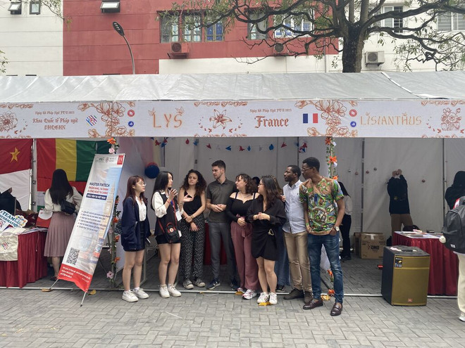 La fête francophone à l’École supérieure de commerce extérieur ảnh 1 La fête francophone à l’École supérieure de commerce extérieur ảnh 1