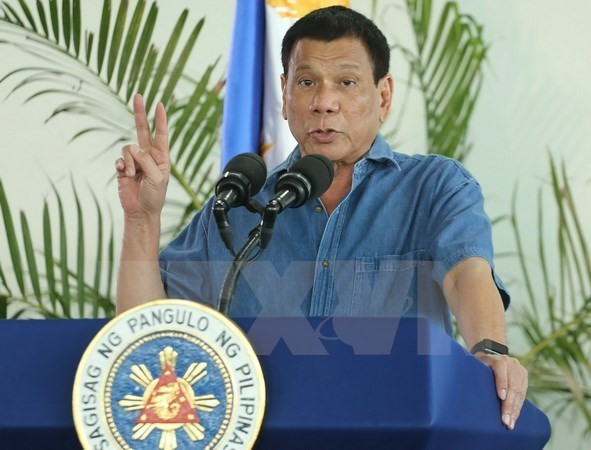 Le président philippin Rodrigo Duterte suspend la guerre contre la drogue ảnh 1