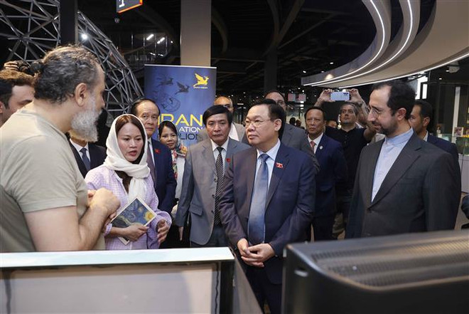 Le président de l’AN rend visite à la Maison de l'innovation et de la technologie iranienne à Téhéran ảnh 3 Le président de l’AN rend visite à la Maison de l'innovation et de la technologie iranienne à Téhéran ảnh 3
