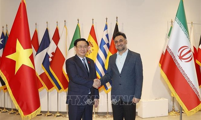 Le président de l’AN rend visite à la Maison de l'innovation et de la technologie iranienne à Téhéran ảnh 1 Le président de l’AN rend visite à la Maison de l'innovation et de la technologie iranienne à Téhéran ảnh 1