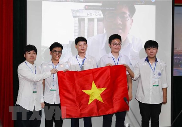 Les élèves vietnamiens font le plein de récompenses à l’IMO 2021 ảnh 1 Les élèves vietnamiens font le plein de récompenses à l’IMO 2021 ảnh 1