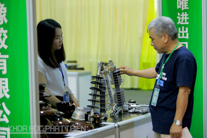 Ouverture de l’exposition de produits mécaniques et électroniques CA-Mexpo Vietnam 2017 ảnh 1 Ouverture de l’exposition de produits mécaniques et électroniques CA-Mexpo Vietnam 2017 ảnh 1