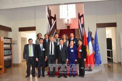 Une délégation de l'Académie nationale de politique Ho Chi Minh en France ảnh 1 Une délégation de l'Académie nationale de politique Ho Chi Minh en France ảnh 1