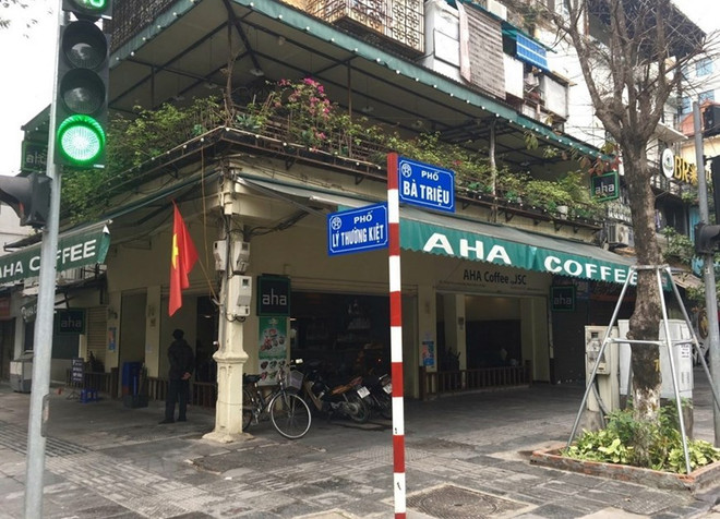 Coronavirus : Hanoi ferme les restaurants et les cafés sur les trottoirs ảnh 5 Coronavirus : Hanoi ferme les restaurants et les cafés sur les trottoirs ảnh 5