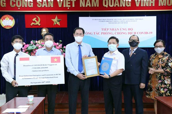 Des étrangers à Ho Chi Minh-Ville soutiennent la lutte anti-COVID-19 ảnh 1 Des étrangers à Ho Chi Minh-Ville soutiennent la lutte anti-COVID-19 ảnh 1