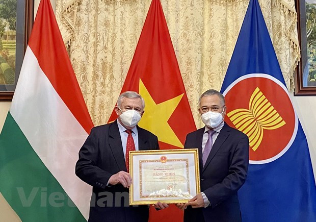 Les responsables de l'Association d'amitié Hongrie-Vietnam à l'honneur ảnh 1 Les responsables de l'Association d'amitié Hongrie-Vietnam à l'honneur ảnh 1
