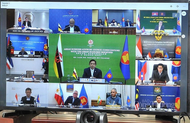 La 27e conférence restreinte des ministres de l'Economie de l'ASEAN ảnh 2 La 27e conférence restreinte des ministres de l'Economie de l'ASEAN ảnh 2
