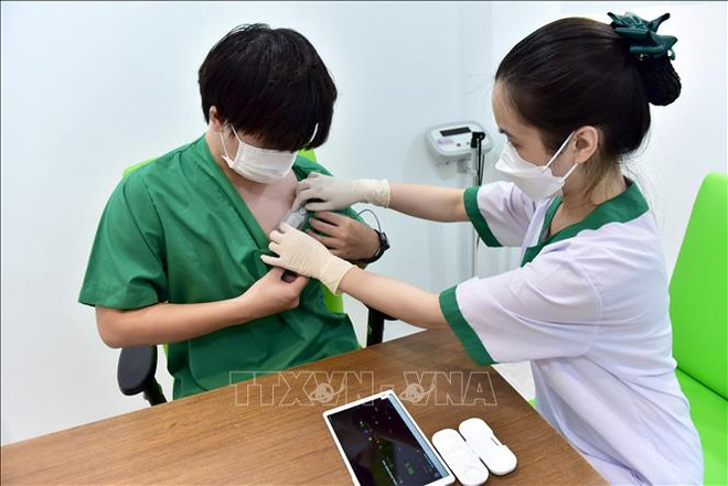 Technologie de surveillance à distance des patients du COVID-19 ảnh 2