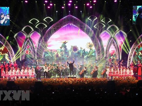 Programme "Printemps au pays natal" propose un seul spectacle en raison du COVID-19 ảnh 1 Programme "Printemps au pays natal" propose un seul spectacle en raison du COVID-19 ảnh 1