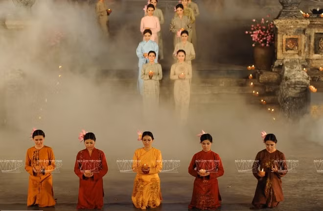 Ouverture de l'exposition de peintures « Vietnam : Le paradis rêvé » aux Pays-Bas ảnh 1 Ouverture de l'exposition de peintures « Vietnam : Le paradis rêvé » aux Pays-Bas ảnh 1
