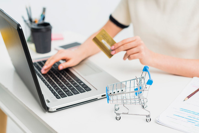 VECOM: l’e-commerce du Vietnam a atteint 13,2 milliards de dollars en 2020 ảnh 1 VECOM: l’e-commerce du Vietnam a atteint 13,2 milliards de dollars en 2020 ảnh 1