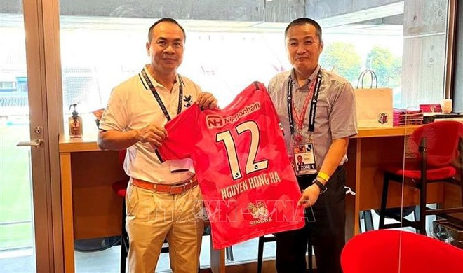 Le club japonais Cerezo Osaka veut renforcer sa coopération avec les clubs de football vietnamiens ảnh 1 Le club japonais Cerezo Osaka veut renforcer sa coopération avec les clubs de football vietnamiens ảnh 1