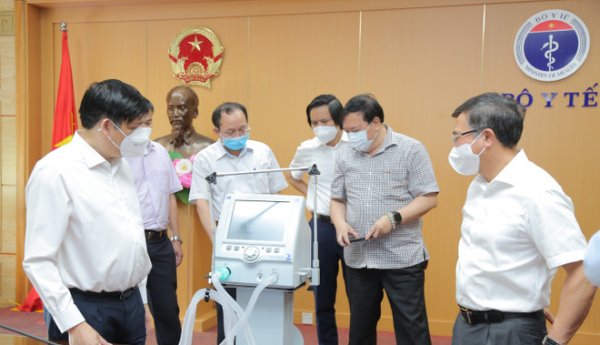 PetroVietnam fait don de 200 ventilateurs pour soutenir la lutte contre le COVID-19. ảnh 1 PetroVietnam fait don de 200 ventilateurs pour soutenir la lutte contre le COVID-19. ảnh 1