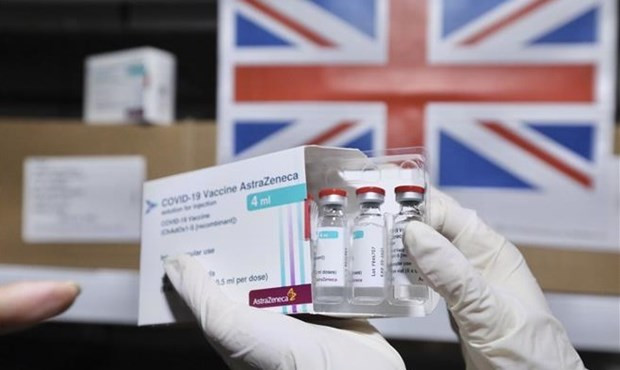 Le gouvernement britannique offre 415.000 doses d’AstraZeneca au Vietnam ảnh 1