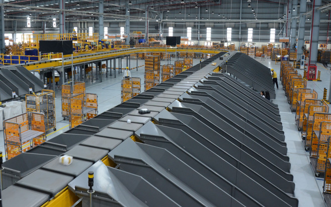 La Poste du Vietnam modernise son système de tri de colis au Centre ảnh 1
