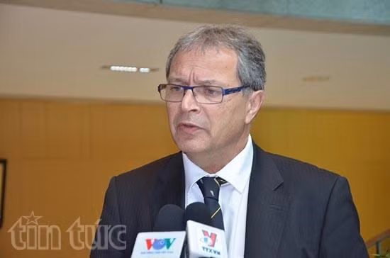 Claude Bartolone au Vietnam, visite qui contribue au partenariat stratégique franco-vietnamien ảnh 1