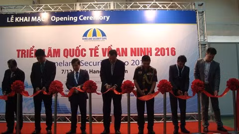 Vernissage de l’exposition internationale sur la sécurité à Hanoï ảnh 1