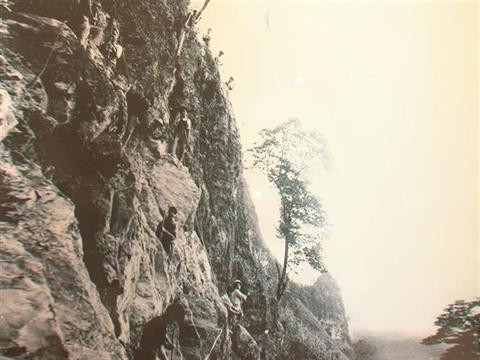 La route légendaire du bonheur dans la province de Hà Giang ảnh 1 La route légendaire du bonheur dans la province de Hà Giang ảnh 1