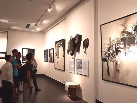 Des œuvres du peintre Lê Ba Dang exposées à Hanoï ảnh 2