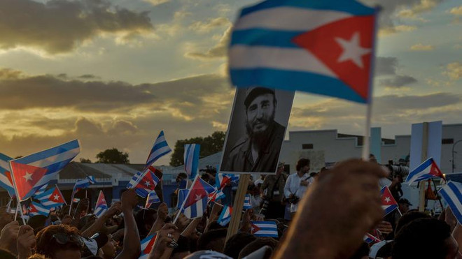 Le Vietnam observe un jour de deuil national en mémoire de Fidel Castro ảnh 2 Le Vietnam observe un jour de deuil national en mémoire de Fidel Castro ảnh 2