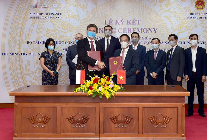 Vietnam et Pologne coopèrent dans le domaine financier ảnh 1 Vietnam et Pologne coopèrent dans le domaine financier ảnh 1