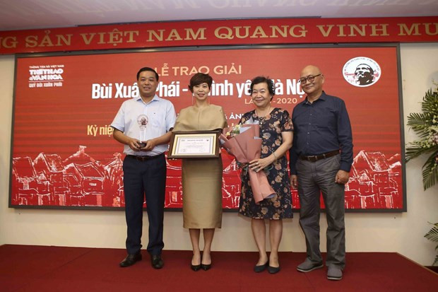 Le compositeur Phu Quang reçoit le Grand Prix du Prix Bùi Xuân Phai ảnh 2 Le compositeur Phu Quang reçoit le Grand Prix du Prix Bùi Xuân Phai ảnh 2