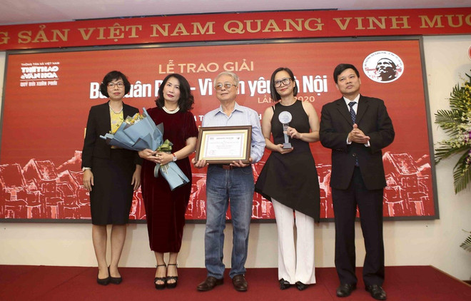 Le compositeur Phu Quang reçoit le Grand Prix du Prix Bùi Xuân Phai ảnh 1 Le compositeur Phu Quang reçoit le Grand Prix du Prix Bùi Xuân Phai ảnh 1