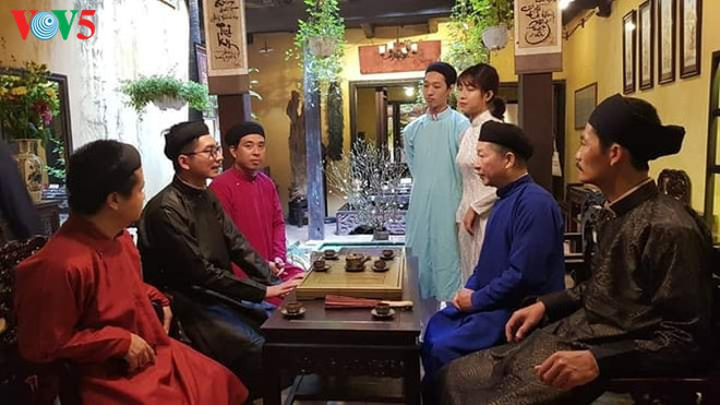 L’ao dai pour homme remis au goût du jour ảnh 4 L’ao dai pour homme remis au goût du jour ảnh 4