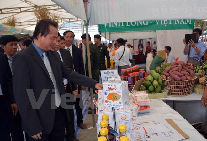 Le Vietnam participe à la foire commerciale Kampong Speu 2016 ảnh 1 Le Vietnam participe à la foire commerciale Kampong Speu 2016 ảnh 1